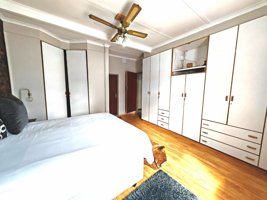5 Bedroom Property for Sale in Fichardt Park Free State